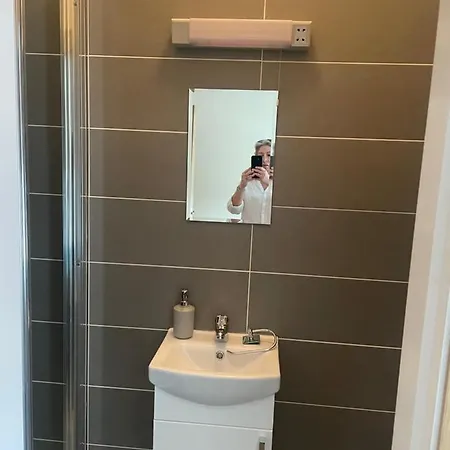 Danny's Bar & County Clare Broadford (Clare)