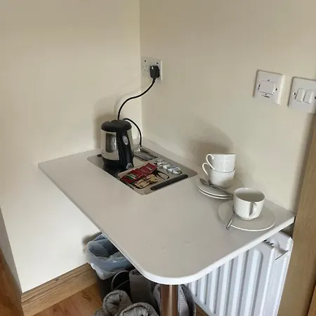 胶囊旅馆 Danny's Bar & County Clare