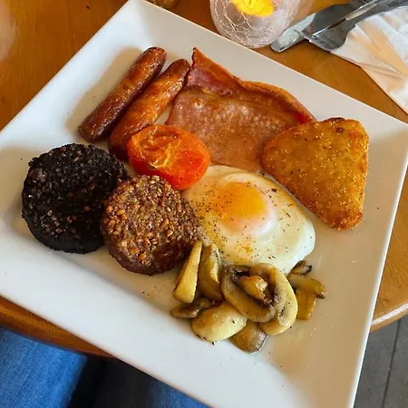 Капсульный отель Danny's Bar Restaurant & Broadford (Clare)
