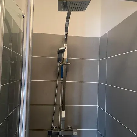 Danny's Bar & County Clare 胶囊旅馆 Broadford (Clare)