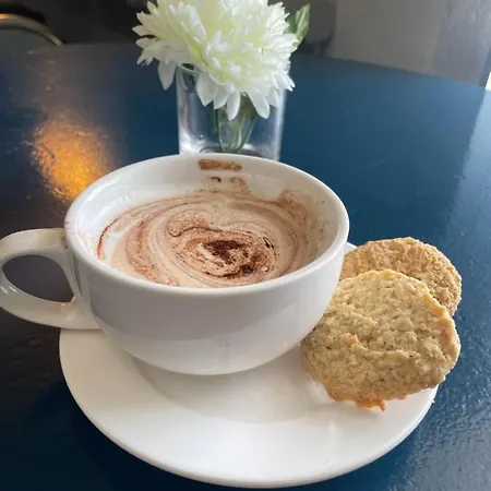 胶囊旅馆 Danny's Bar & County Clare *