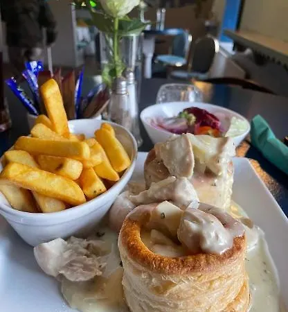 胶囊旅馆 Danny's Bar & County Clare Broadford (Clare)