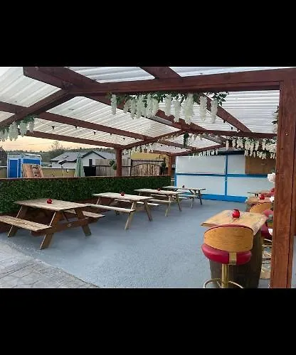 Danny's Bar & County Clare Capsule hotel *