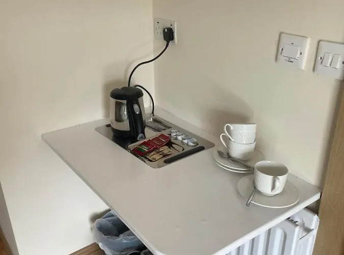 Capsule hotel Danny's Bar & County Clare