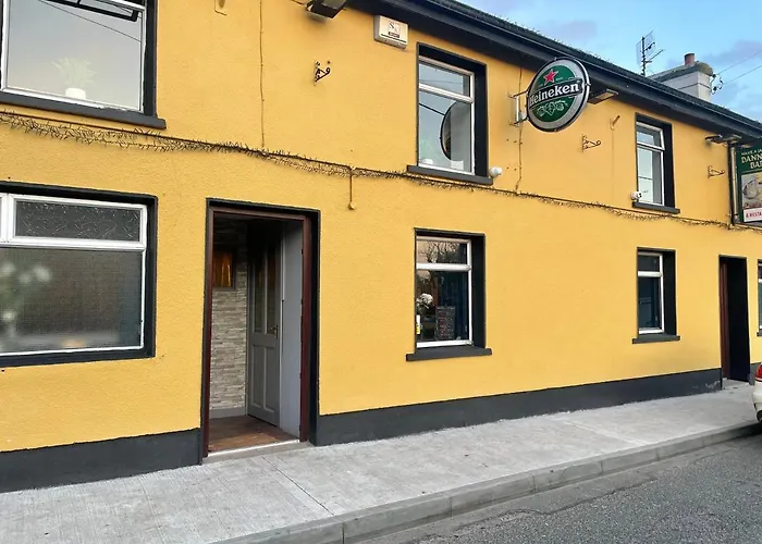 Danny's Bar & County Clare Capsule hotel Broadford (Clare)