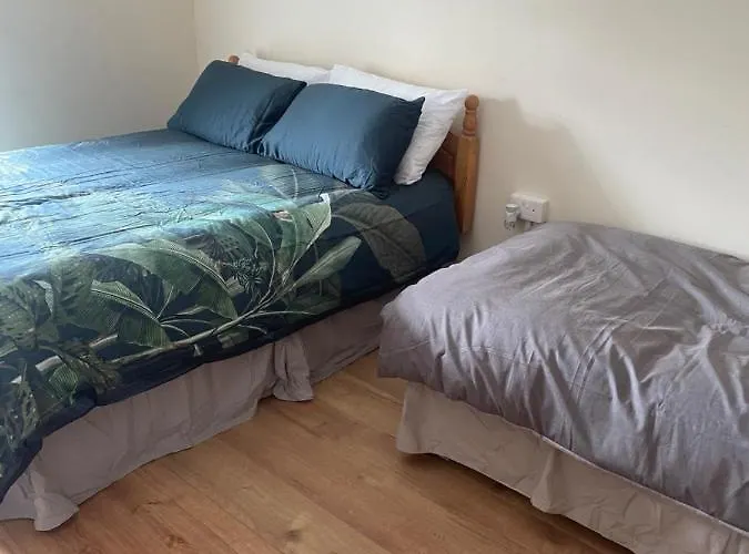 Danny's Bar & County Clare Capsule hotel *