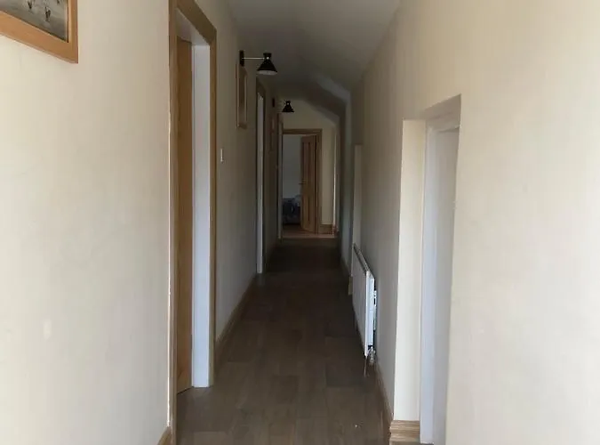 Capsule hotel Danny's Bar & County Clare Broadford (Clare)